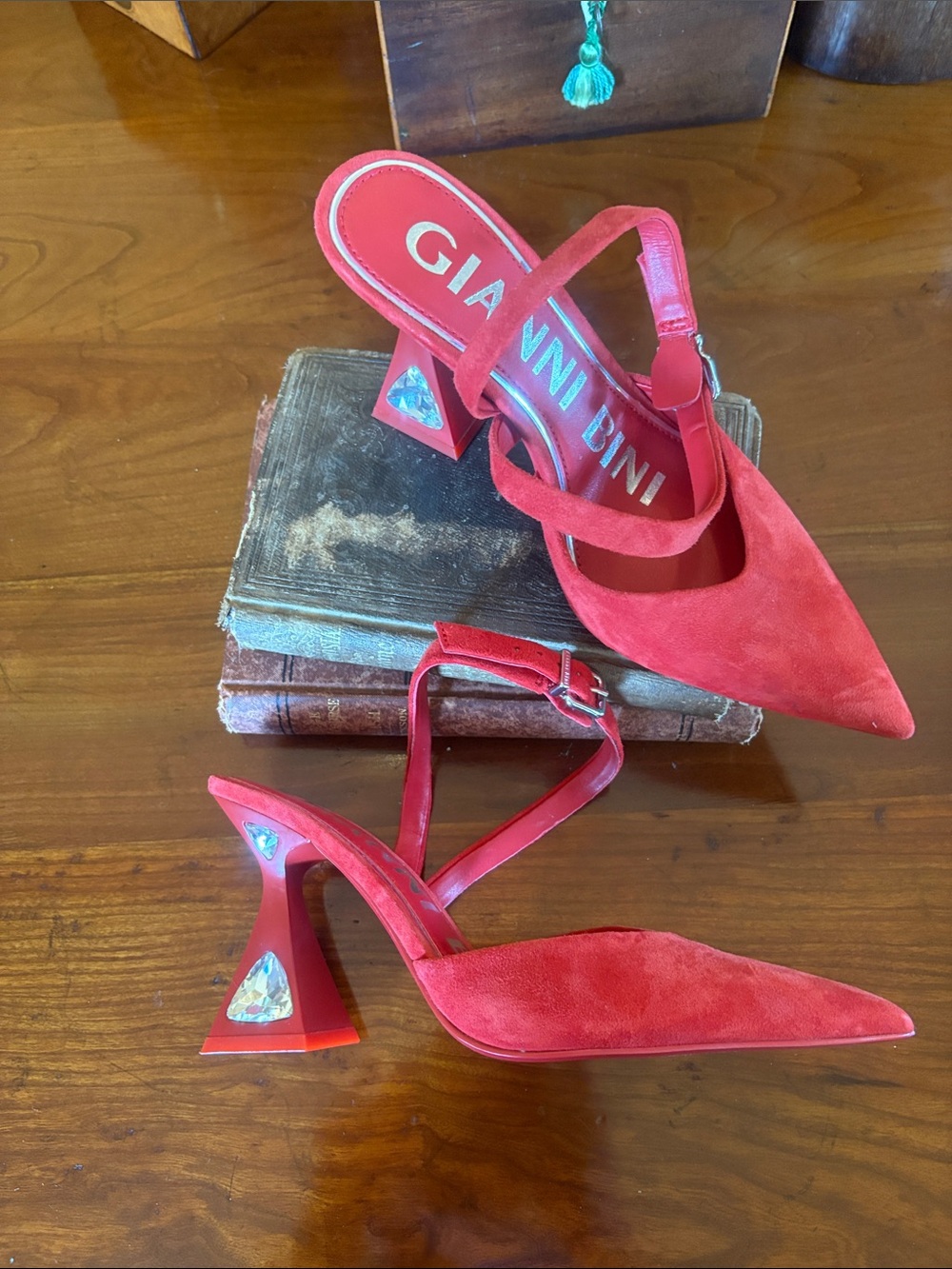 Gianni‎ Bini Tallia Red Suede Asymmetrical Jewel Embellished Pumps NEW - Picture 4 of 12